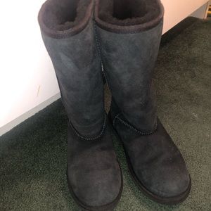 Tall black uggs